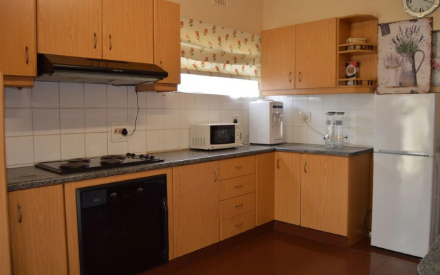 Iqhayiya Guest House