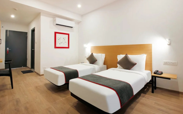 Oyo Townhouse 151 H Square