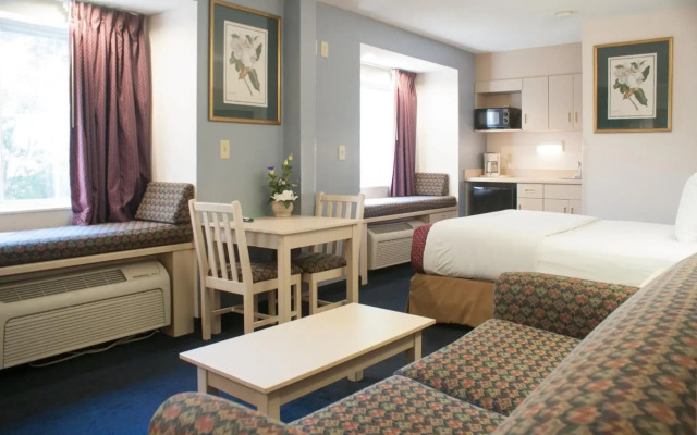 Hometown Inn & Suites Jacksonville - Butler Blvd./Southpoint