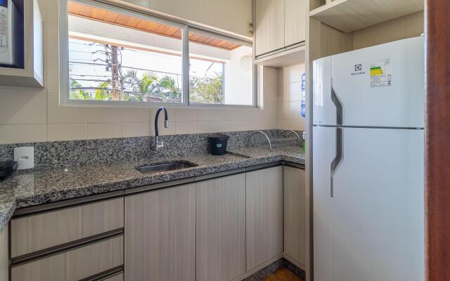 Apto a 6 minutos do mar em Canasvieiras-SC RBA201