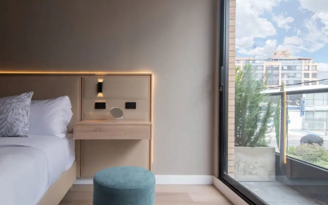 w Cozy Loft w/ Modern Balcony in Unicentro