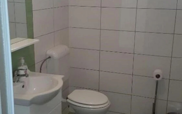 Nina - Free Private Parking - A3