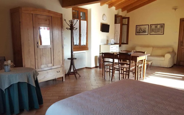Le Quattro Stagioni B&B and Apartament