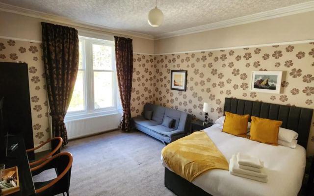 Kings Knoll Hotel