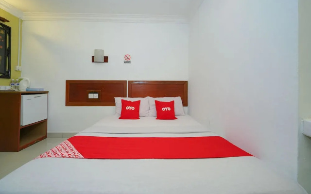 Fins Hotel by OYO Rooms