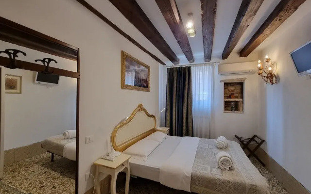 Gesuiti - Cozy and Central Apartment