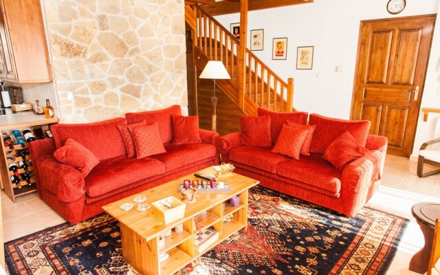 Hilltop Restful Maisonette in Arachova