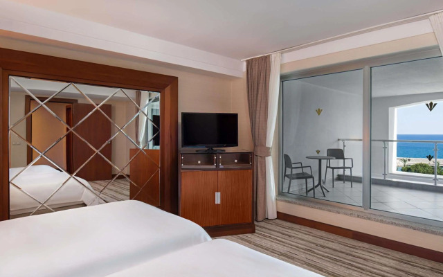 Triada Hotel