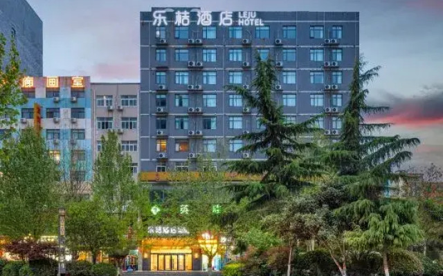 LE JU Hotel (Xinzheng Longhu Senda University Business Plaza)
