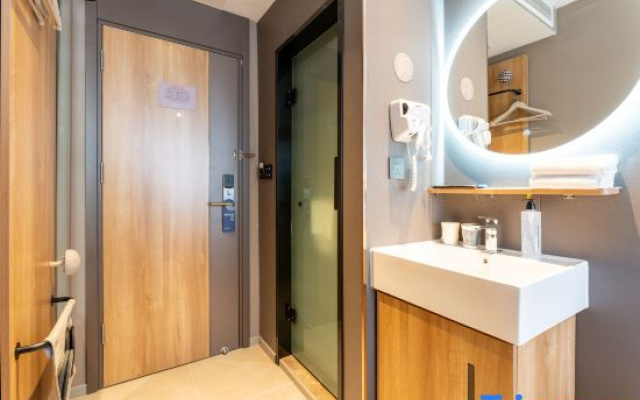 Homeinn · neo (Jinan Jingqi Road Provincial Hospital)