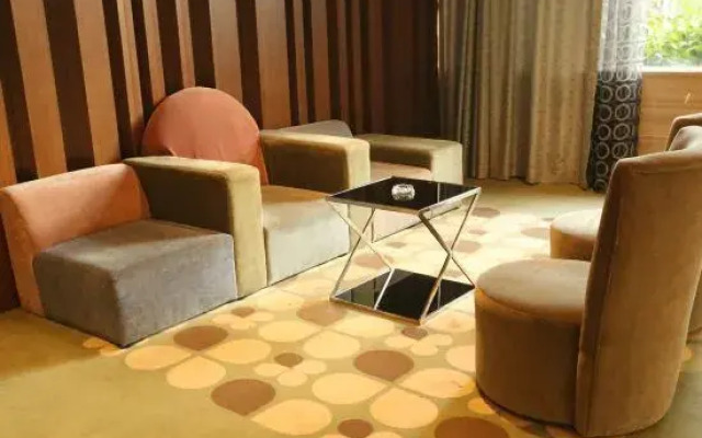 Jinjing Collection Hotel (Nanyang Zhongjing Road Hengfang Square)