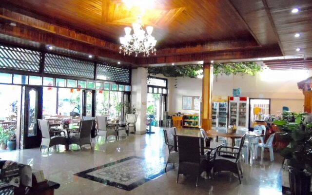 Lao Blossom Hotel