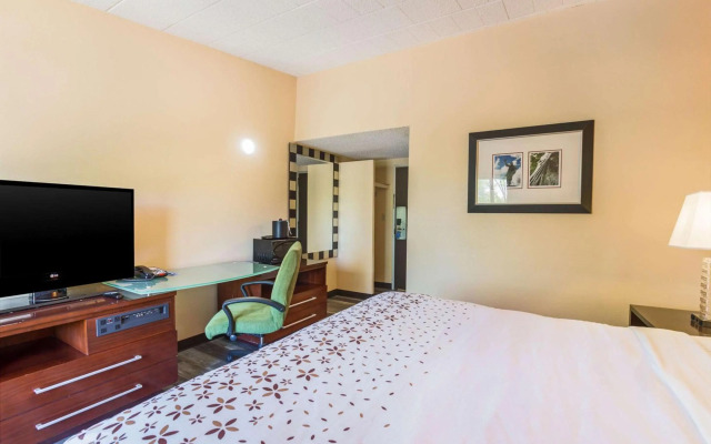 Rodeway Inn & Suites Stroudsburg - Poconos