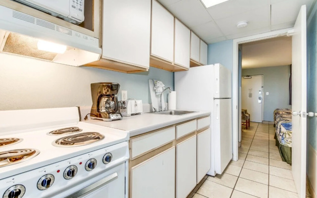 Oceanfront Boardwalk Condo w Private Balcony & Close to the Beach
