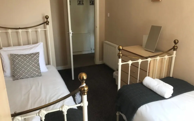 Crags View Apartment