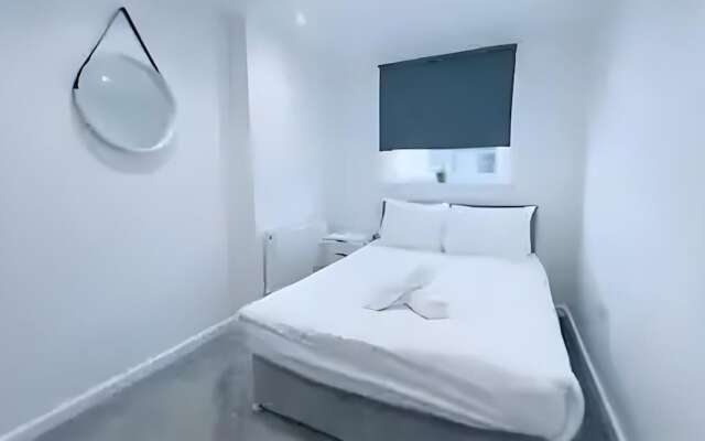 Charming 2-bed Apartment in Liverpool