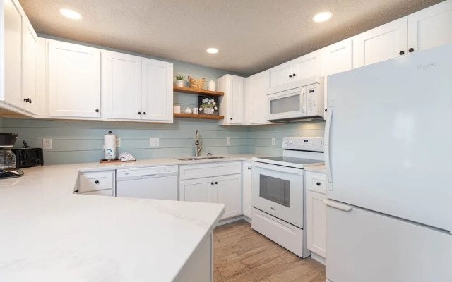 Phoenix X 711 2 Bedroom Condo