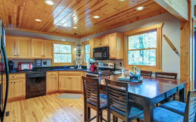 Buck Valley Lodge Mountain Getaway!