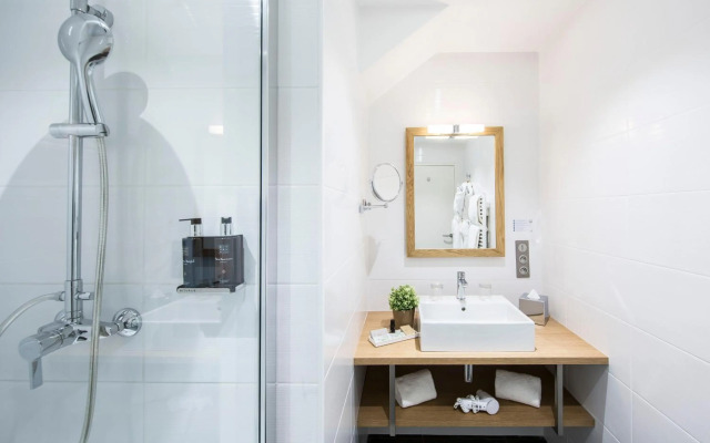 Hôtel de L'Abbaye Le Tronchet - Handwritten Collection