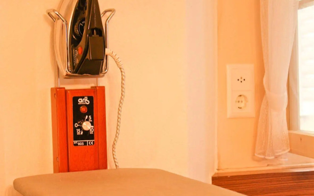 ROESLI Guest House