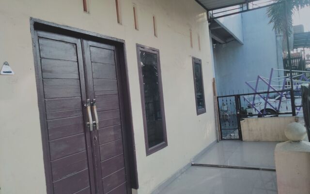 OYO 92881 Nany Ayahanda Syariah
