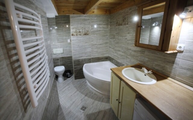 Dfive Apartments - Colorful