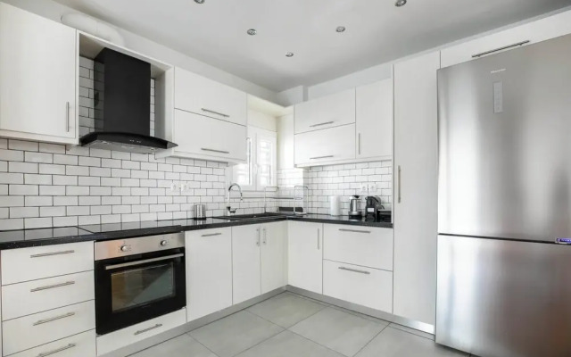 Dew 1-Bedroom Apartment in Athens