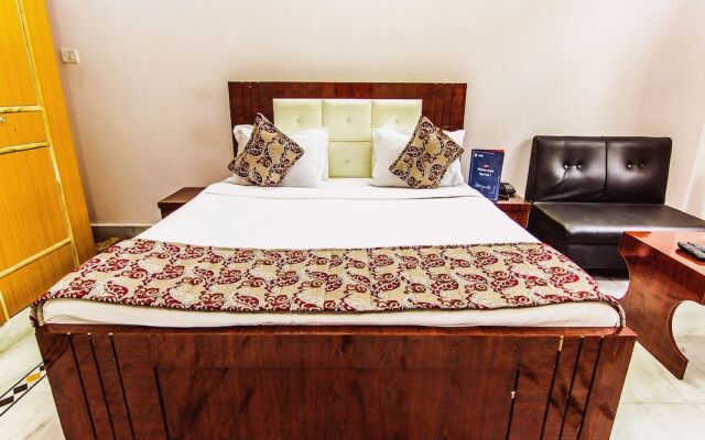 OYO 9008 Hotel JMD Inn