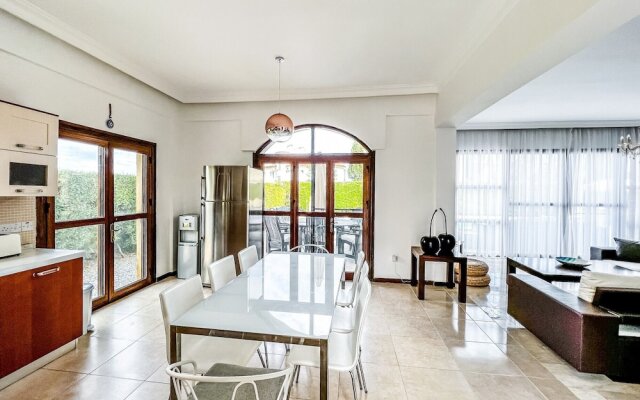 Villa With Private Pool and Backyard in Lapta
