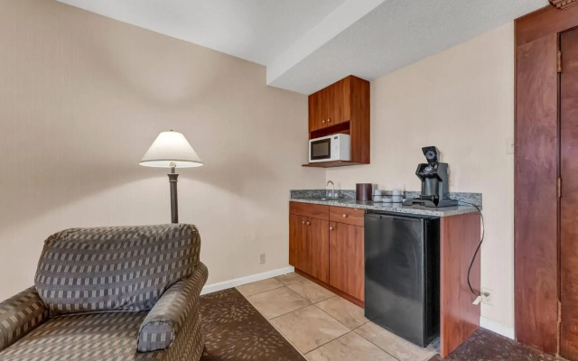 Buffalo Airport Hotel