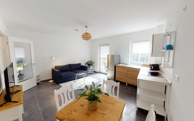 Travel Art Boardinghouse (Lazarettstr.)