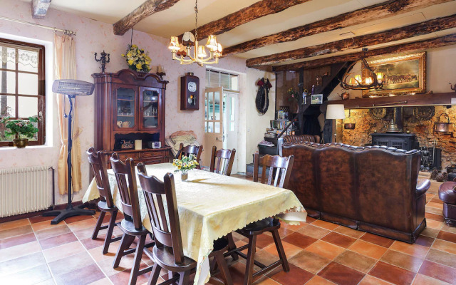 Authentic Holiday Home in Puy-l'evêque With Swimming Pool