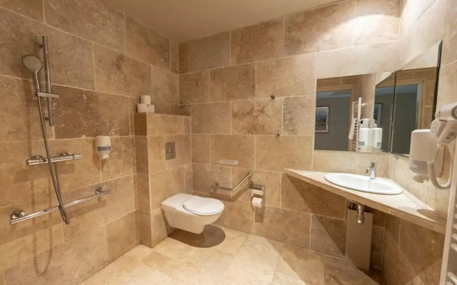 Hôtel Vacances Bleues Castel Luberon