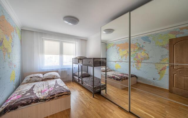 Апартаменты на улице Краснолесья 107