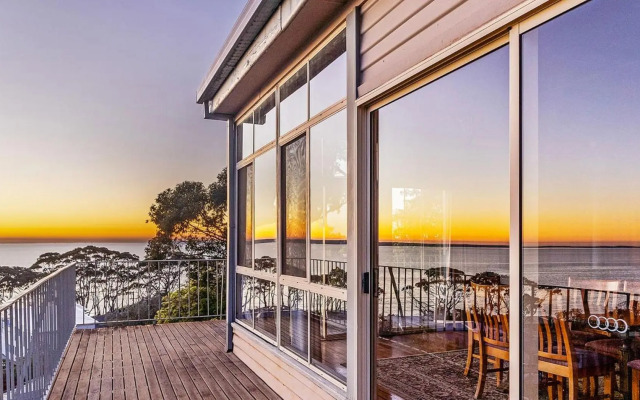 Sea Point at Hyams Beach 4pm Check Out Sundays