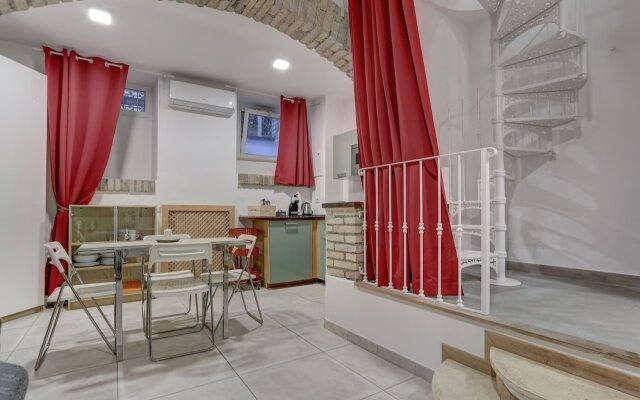 Santi Quattro Apartment & Rooms - Colosseo