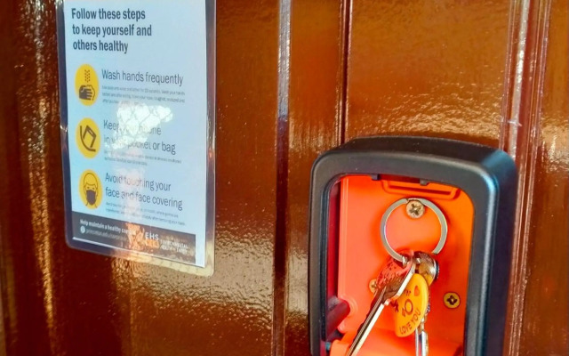 V.F. Riton Apartelle