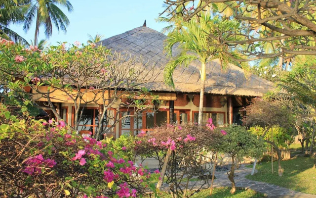 The Ning Beach & Villa