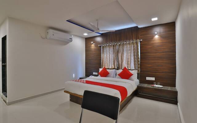 OYO 26476 Hotel Meridan Palace