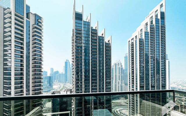 Luxurious 2B with Breathtaking Views Downtown