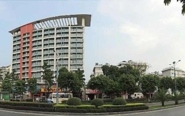 Green Bamboo Hotel