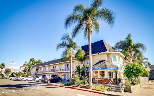 Motel 6 Riverside, CA - South