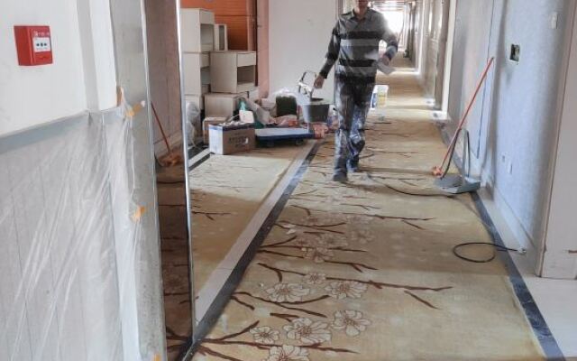 Sucheng Chain Hotel (Huangmei Zhongbai Warehouse)