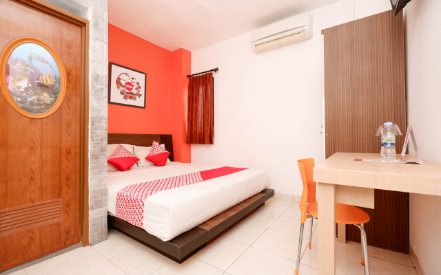 OYO 1251 Residence 8