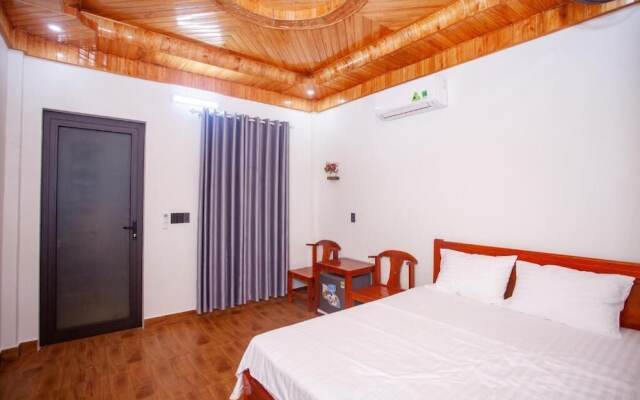 YoLo Pool Bar Villas