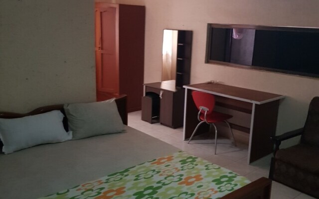 D'lor Suites Hotel