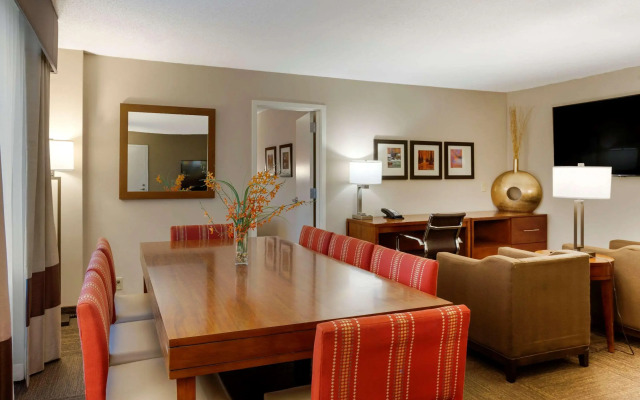 Comfort Inn & Suites Presidential