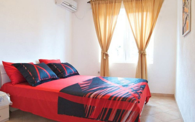 Family Two-bedroom Apartment With Terrace 4-6
