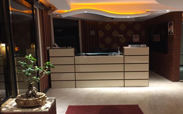 Sepand Hotel