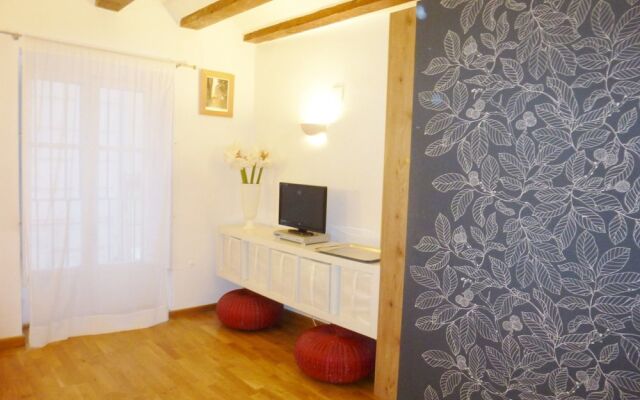 SingularStays Almudin